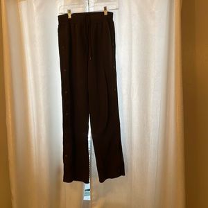 Alo Yoga Courtside Tearaway Snap Pants